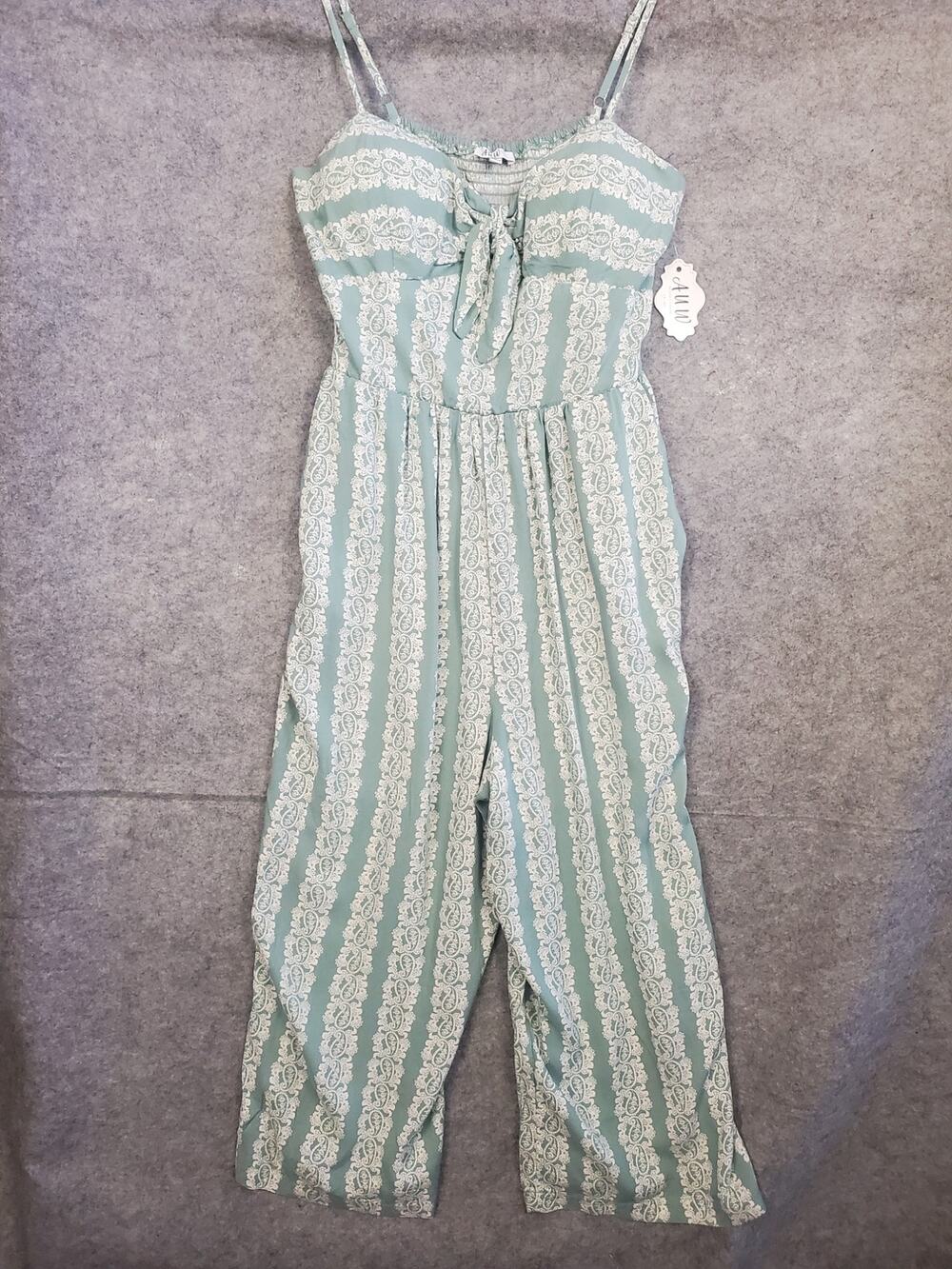 NWT Women's A.U.W. Secret Charm Large Green & Cream Strappy Cropped Romper